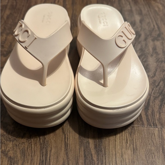 Cream or Tan chunky platform sandals - Picture 7 of 7